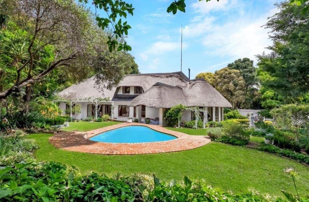 Libra Lodge Sandton Exterior foto